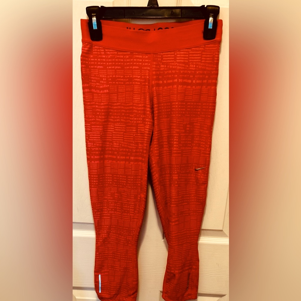 Nike. Dri-fit. Workout Capri. Size Small. EUC